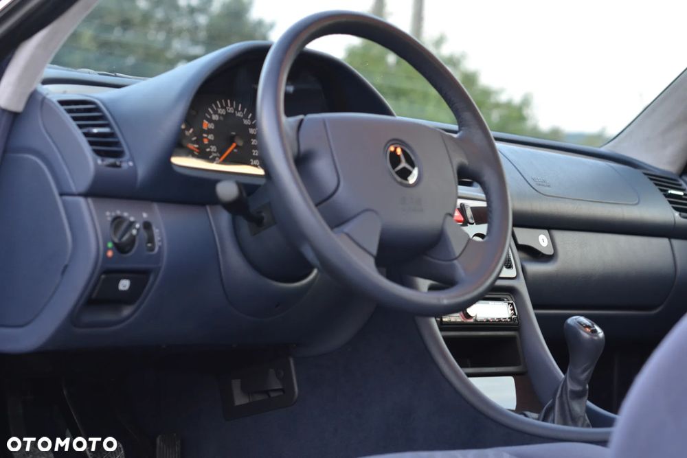 Mercedes-Benz CLK - 14