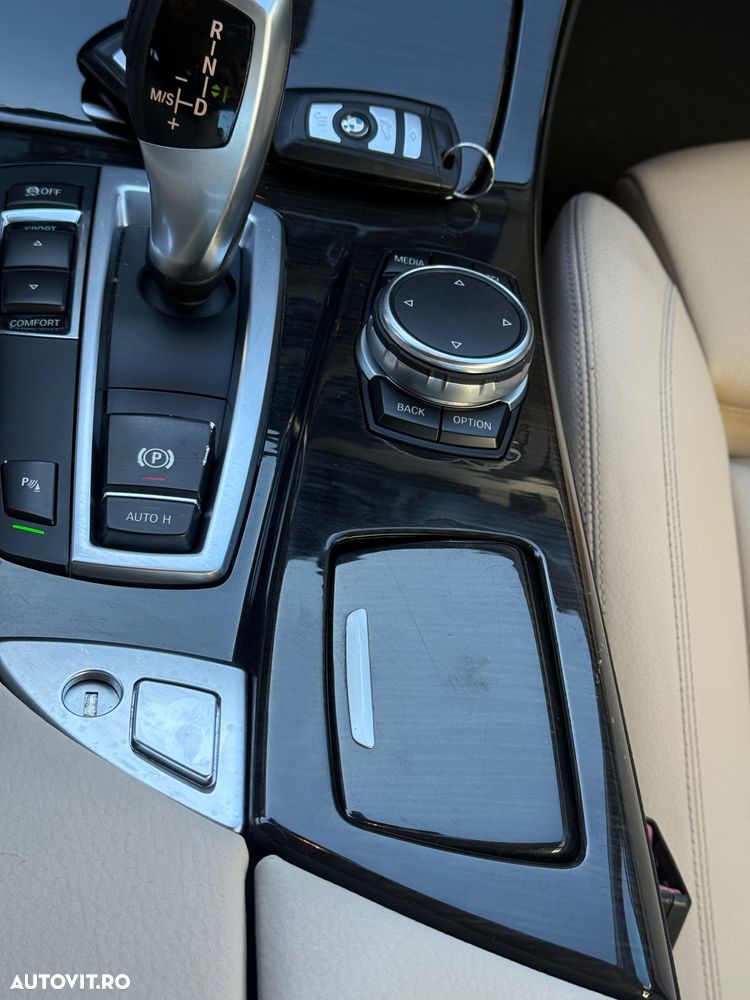 BMW Seria 5 520d Aut. - 11