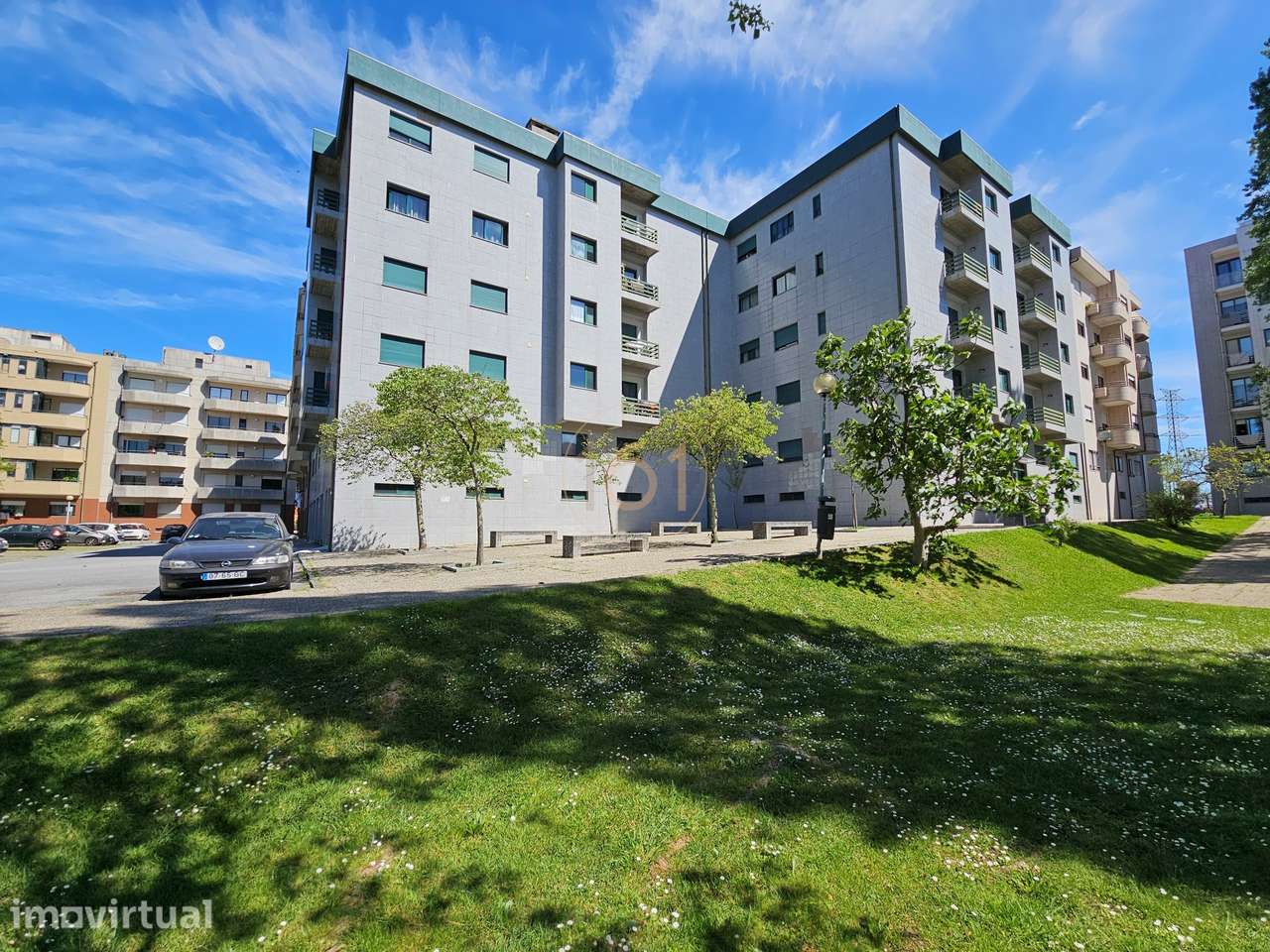 Apartamento T2 em Monte dos Burgos - Grande imagem: 2/24