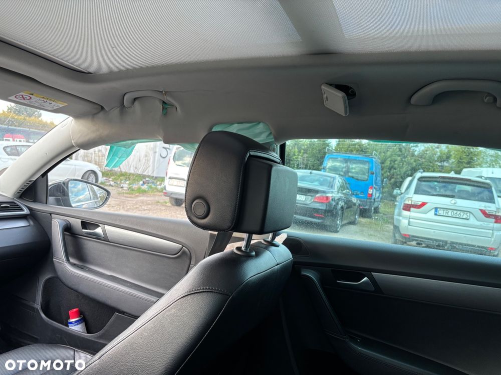 Volkswagen Passat 2.0 TDI DSG BlueMotion Technology Comfortline - 24