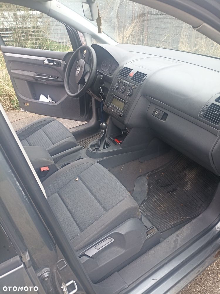 Volkswagen Touran - 5