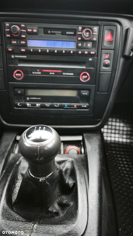 Volkswagen Passat 1.9 TDI Comfortline - 29