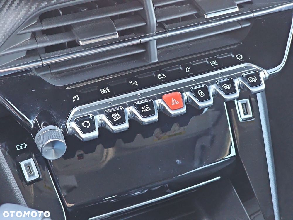 Peugeot 2008 PureTech 130 Allure S&S EAT8 - 25