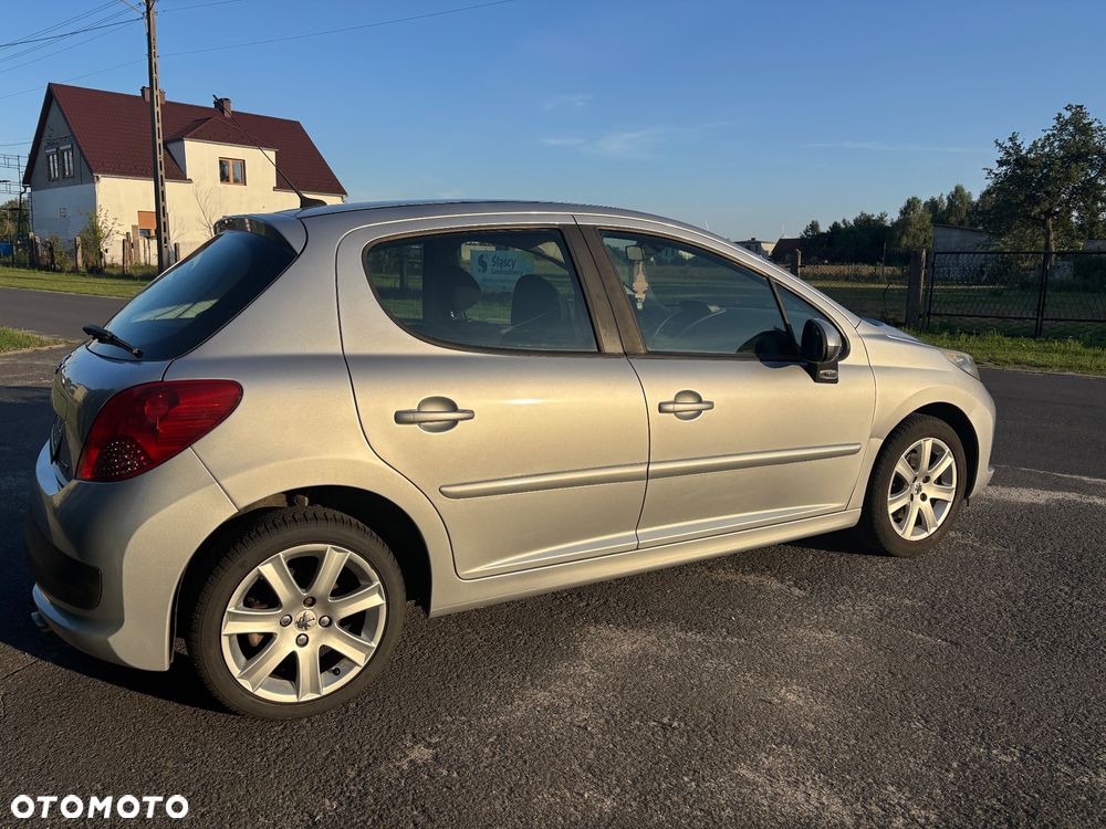 Peugeot 207 1.6 - 16