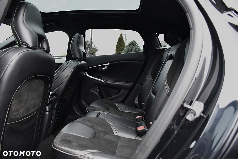 Volvo V40 D3 Geartronic RDesign - 22