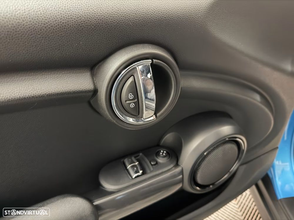 MINI 3 Portas One - 19