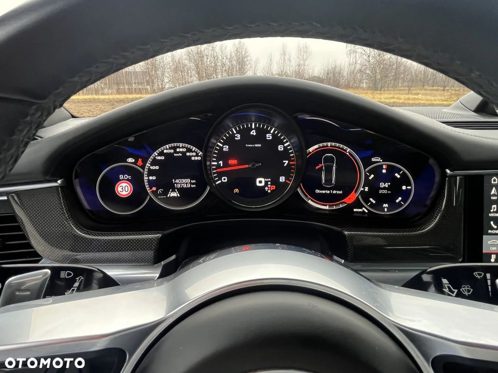 Porsche Panamera 4S - 15