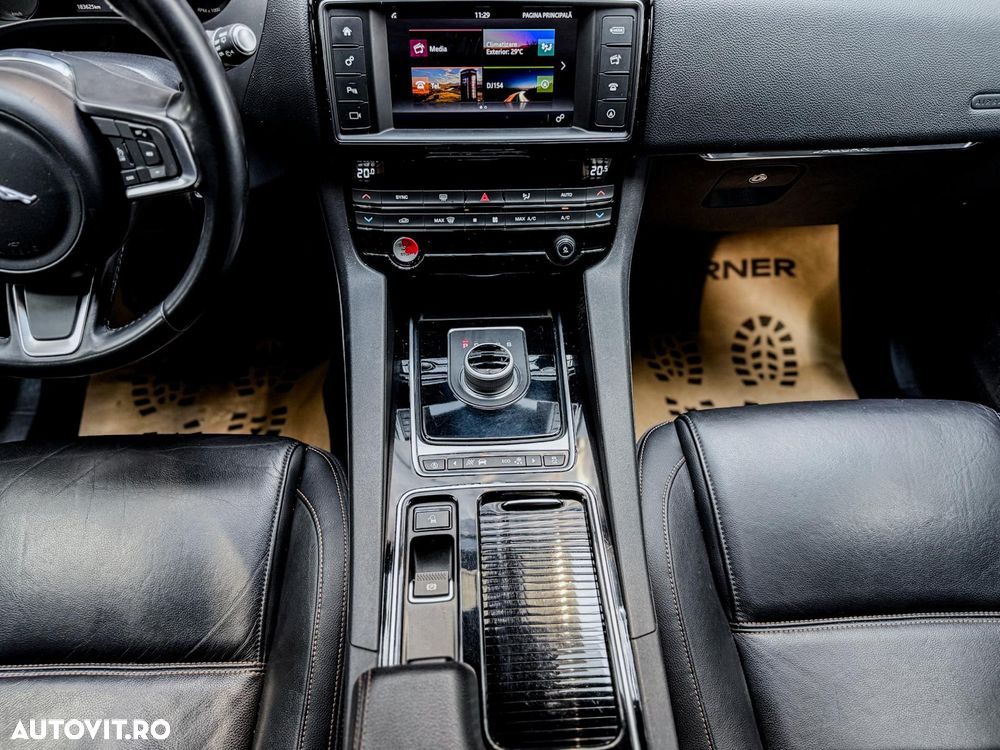 Jaguar F-Pace 25d AWD Aut. Prestige - 22