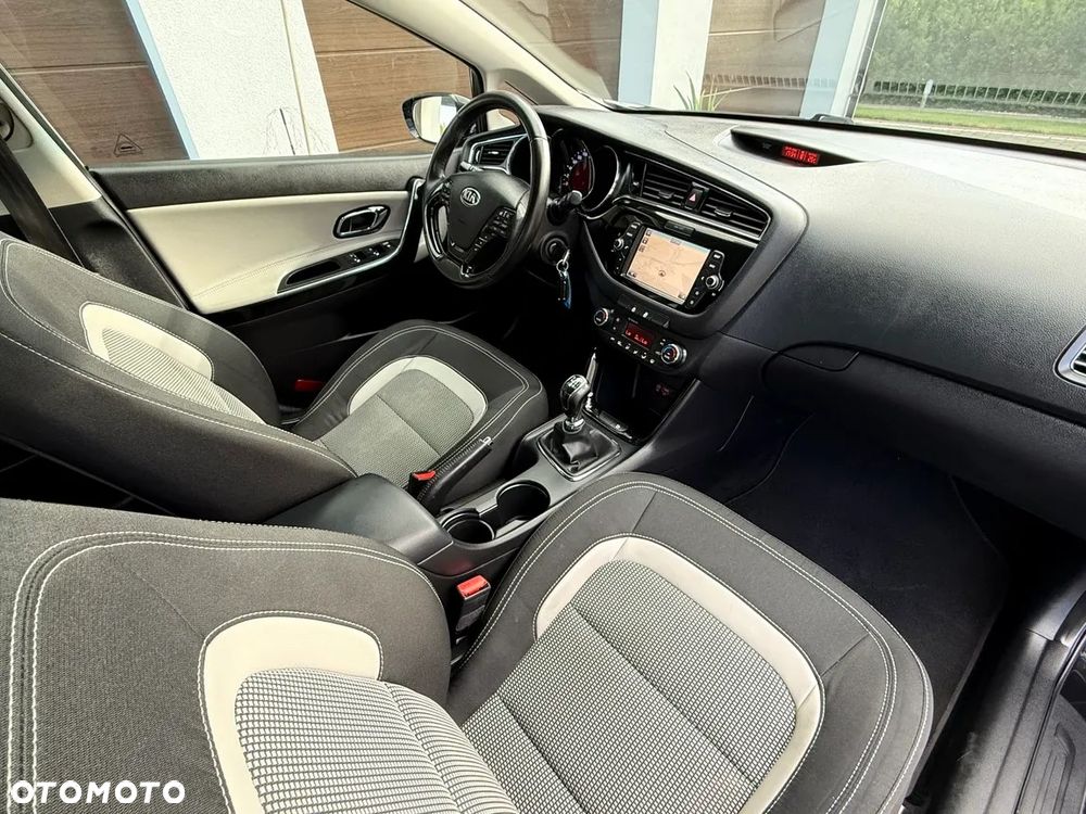 Kia Ceed 1.6 GDI Business Line - 28