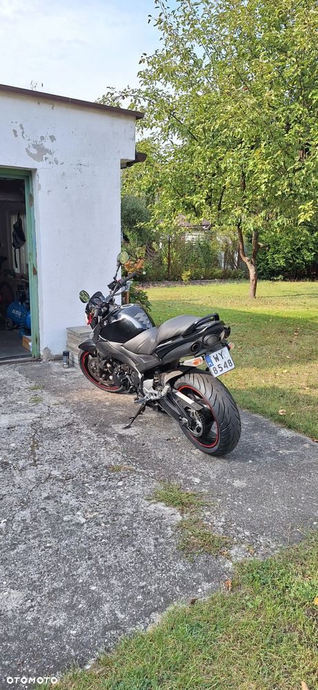 Suzuki GSR - 5
