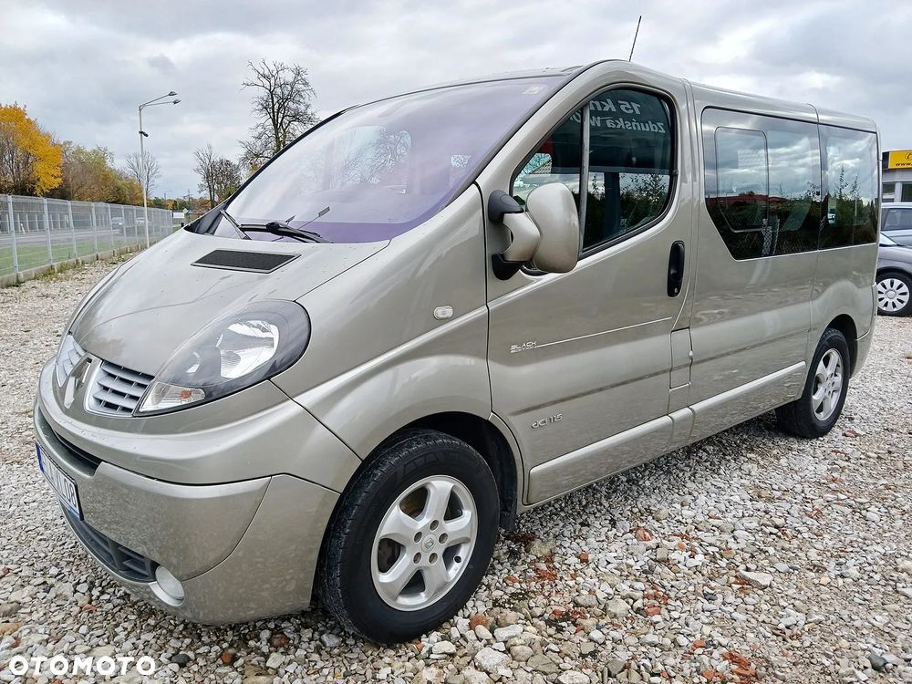 Renault Trafic 2.0 dCi 115 FAP Passenger Black Edition - 2