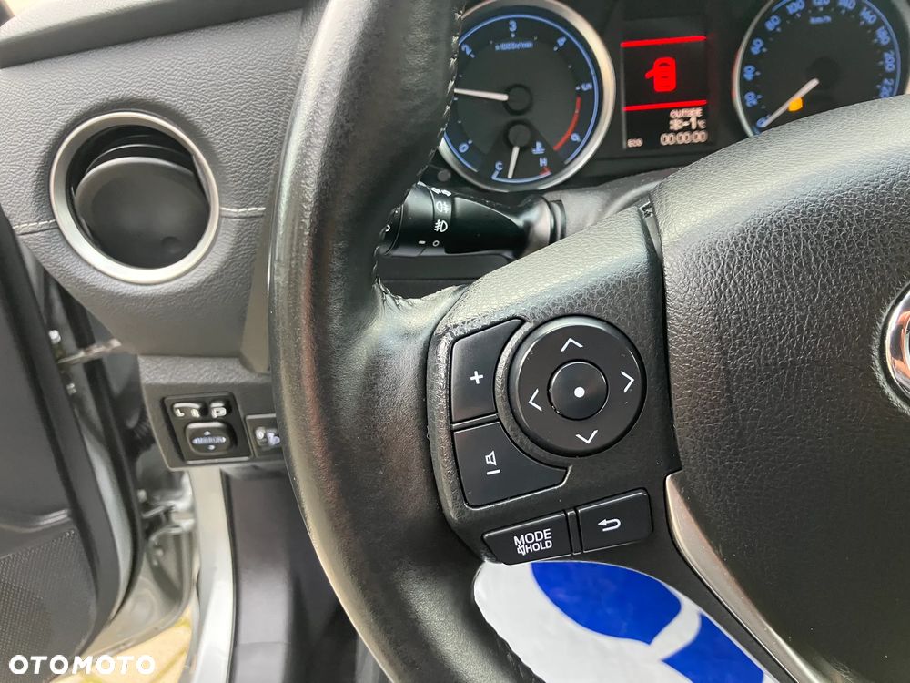 Toyota Auris 2.0 D-4D Executive - 23