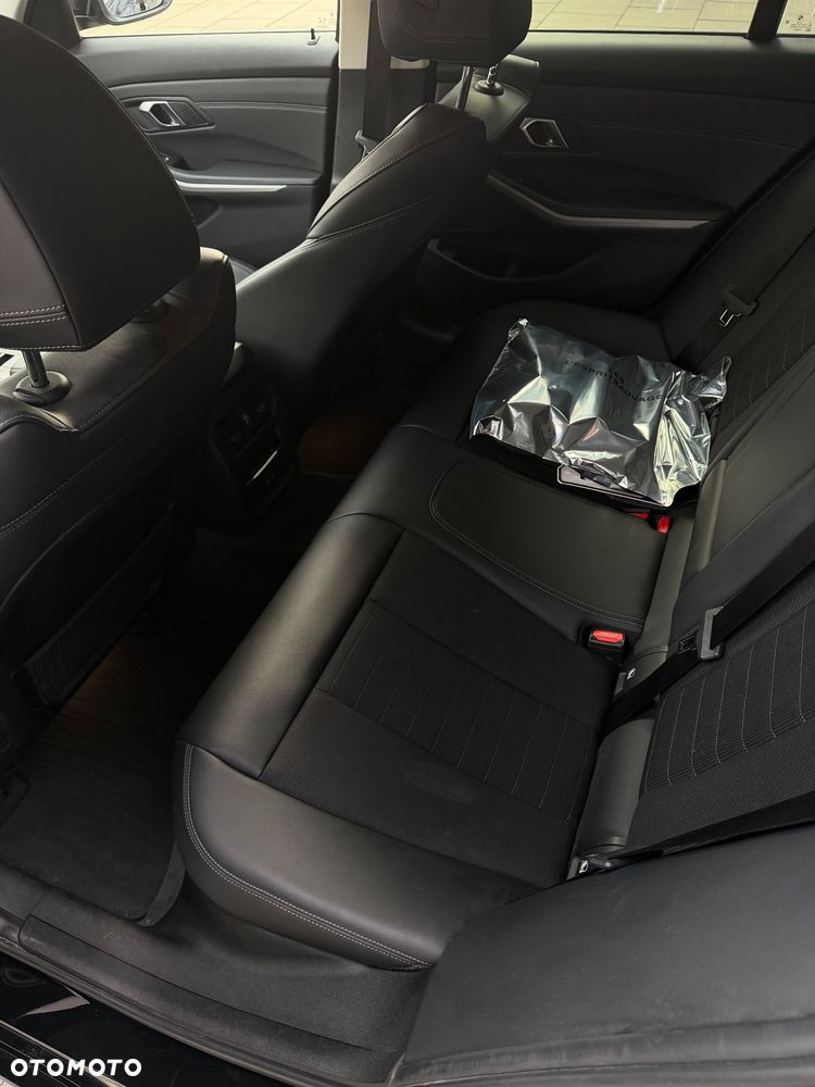 BMW Seria 3 330e Sport Line sport - 14