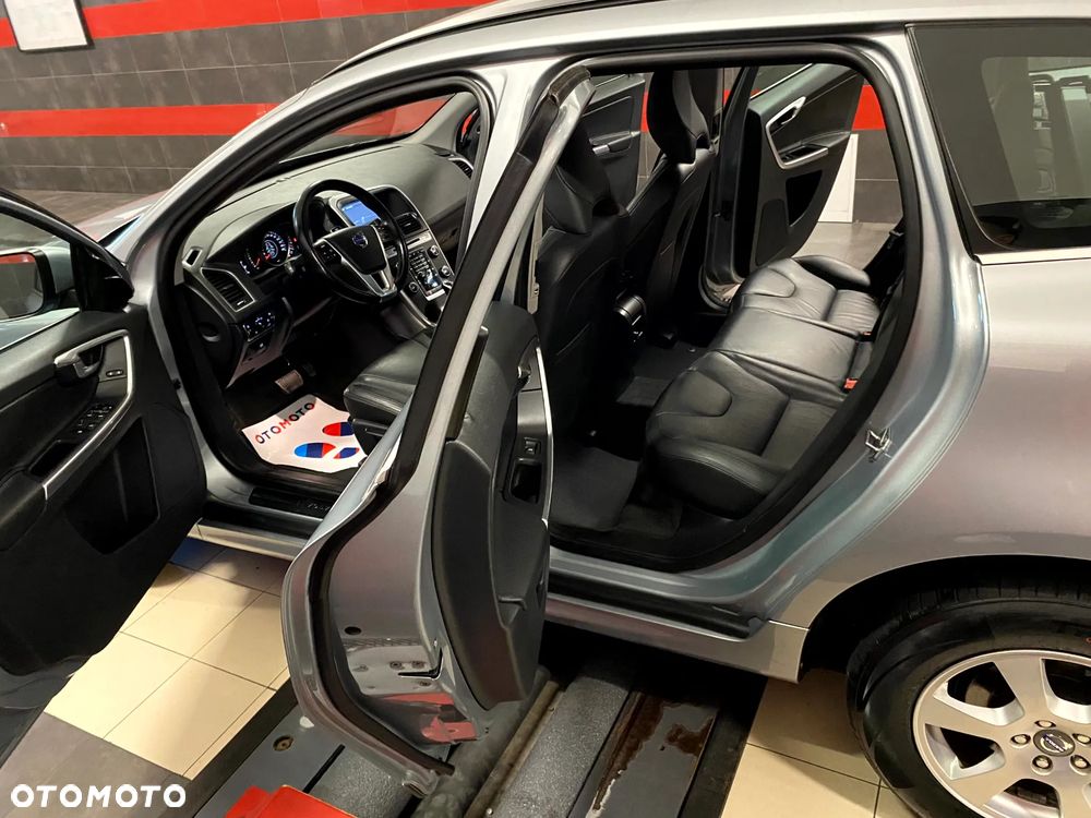 Volvo XC 60 D3 Geartronic Summum - 16