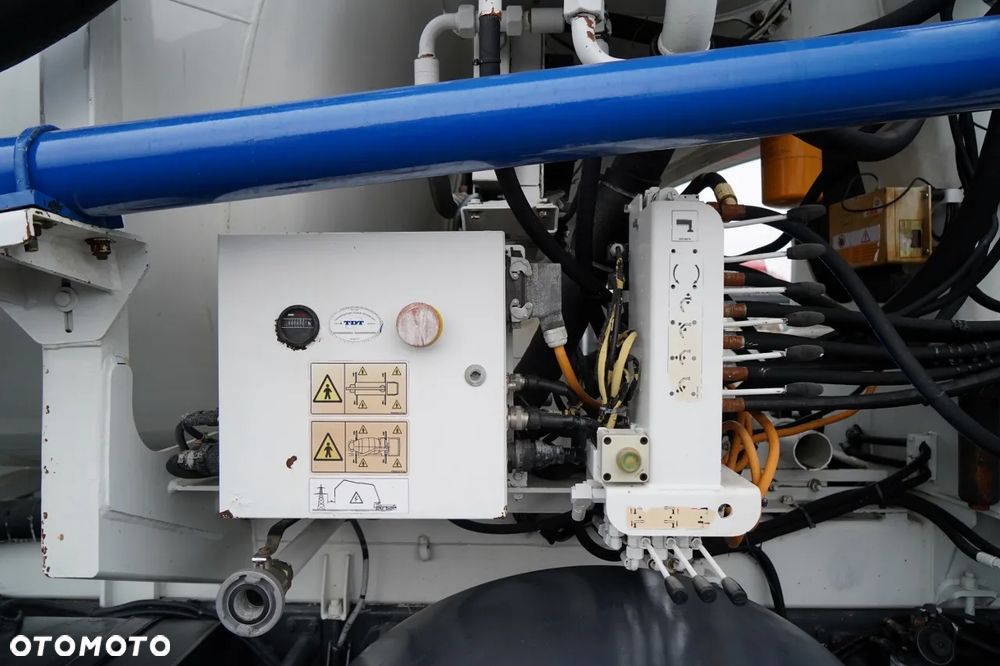 Inny ASTRA VEICOLI 84 44 / POMPOGRUSZKA / 8X4 / BETONIARKA 9 M3 + POMPA CIFA MAGNUM MK 28,4 L / STEROWANIE RADIOWE / NOWE BADANIE UDT - 14