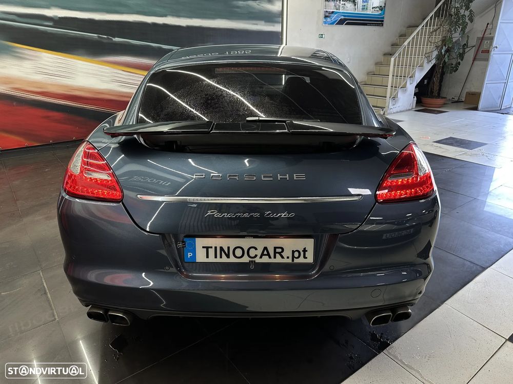 Porsche Panamera Turbo PDK - 9