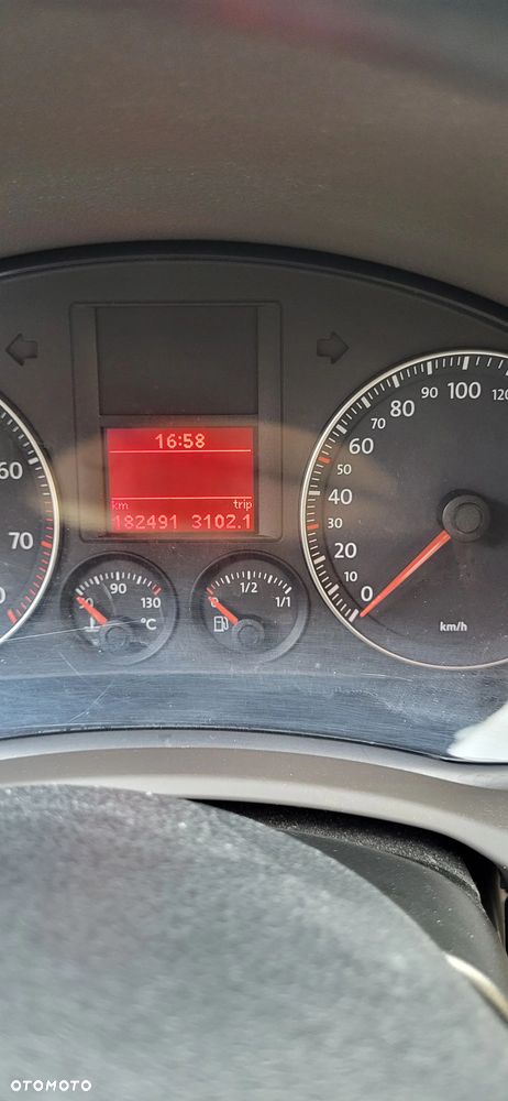 Volkswagen Jetta 1.6 FSI Comfortline - 16
