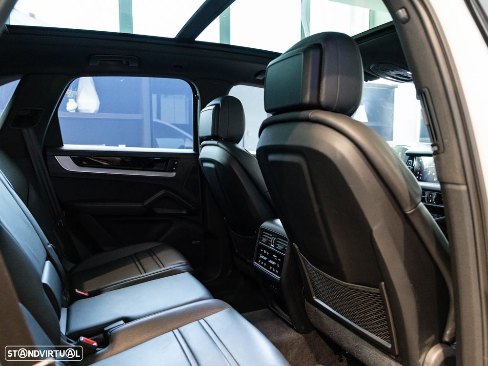 Porsche Cayenne E-Hybrid - 42