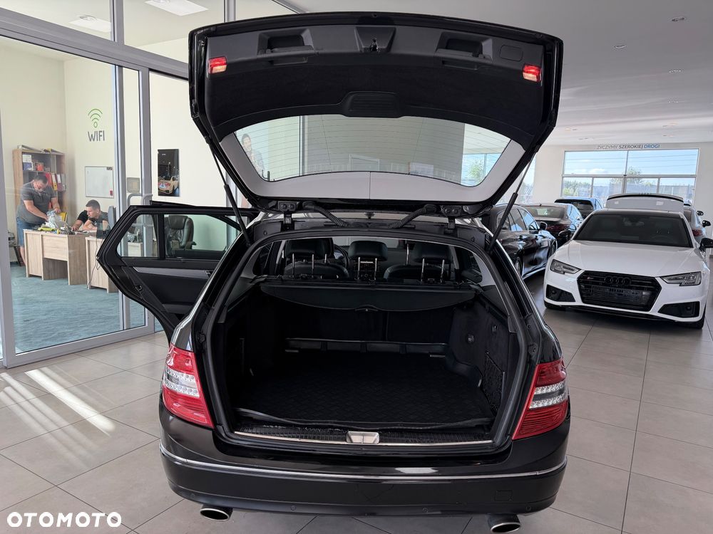 Mercedes-Benz Klasa C 280 4Matic Automatik Avantgarde - 25