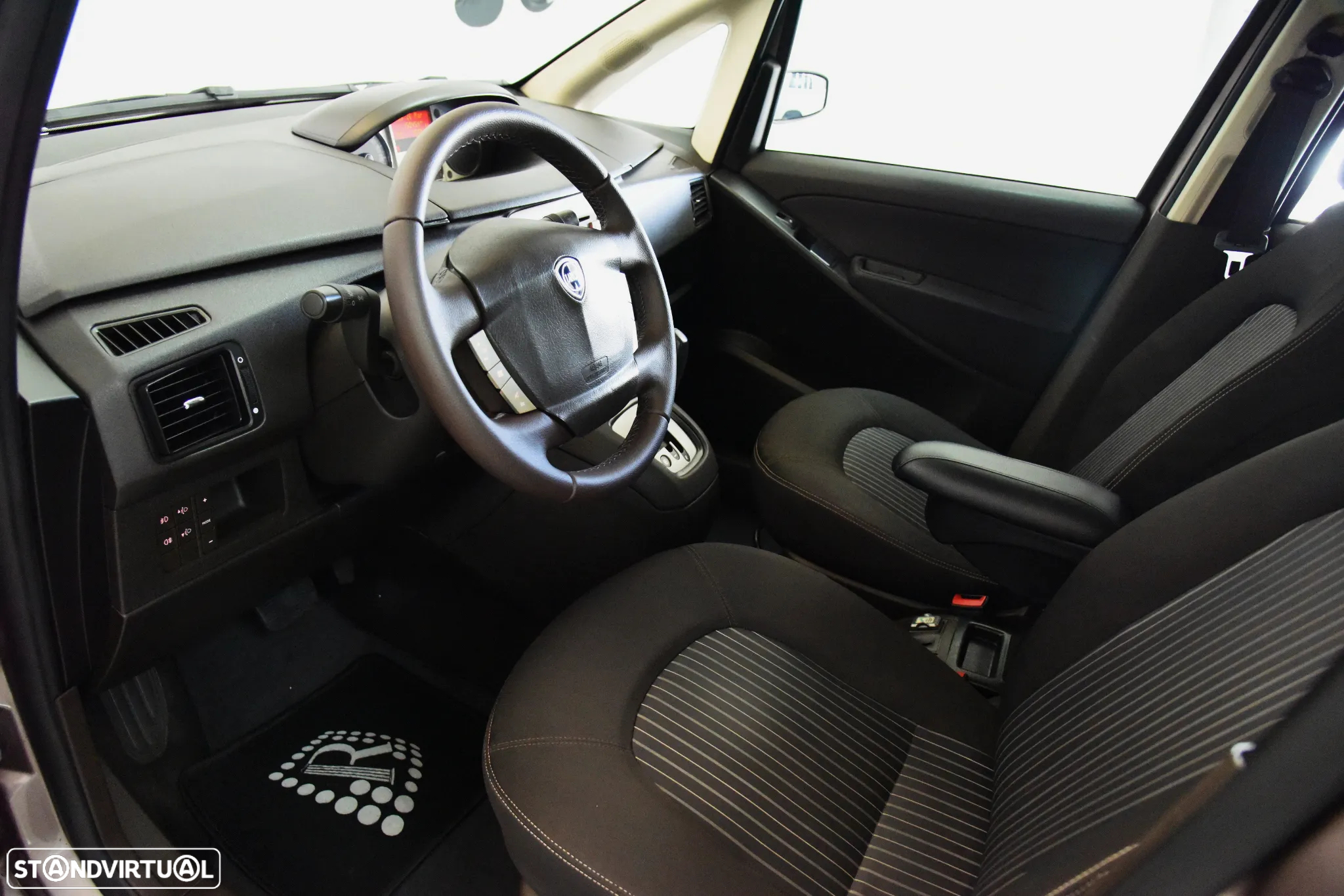 Lancia Musa 1.3 16V M-jet Platino - 11
