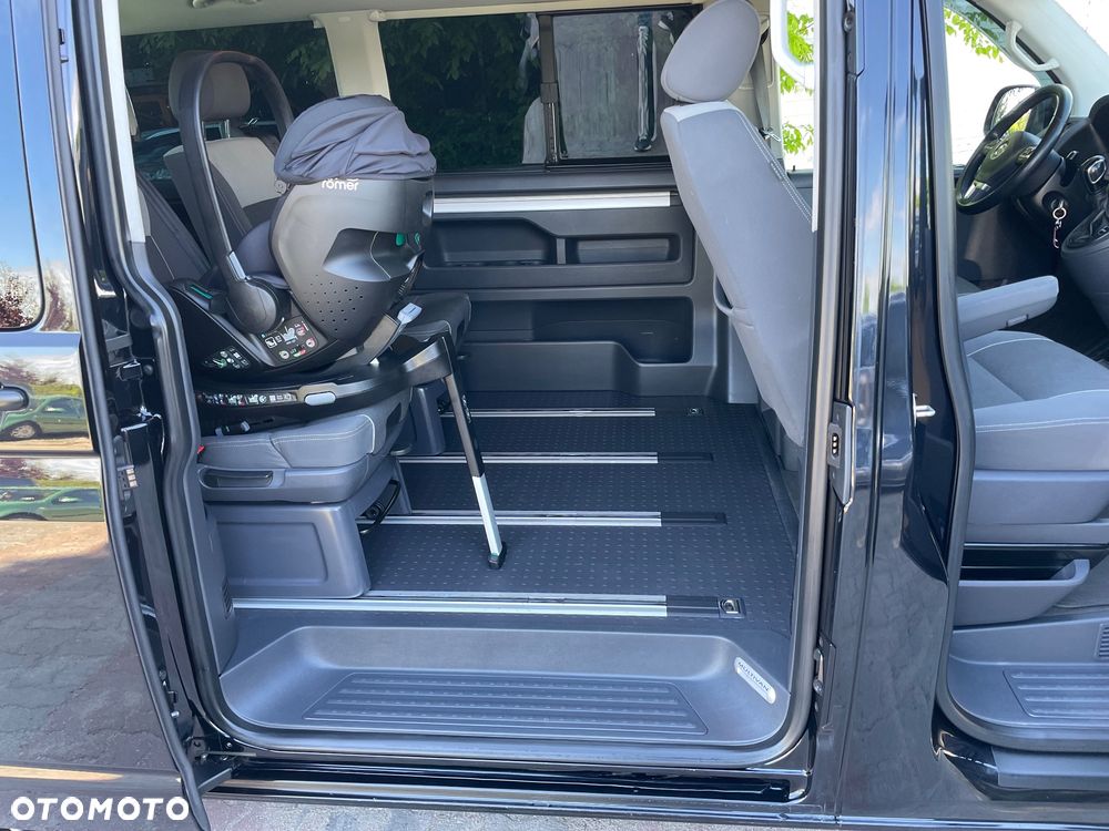 Volkswagen Multivan - 23
