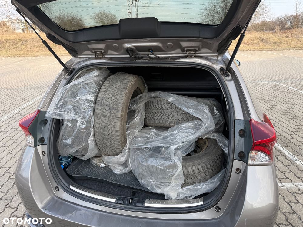 Toyota Auris 1.8 Executive - 15