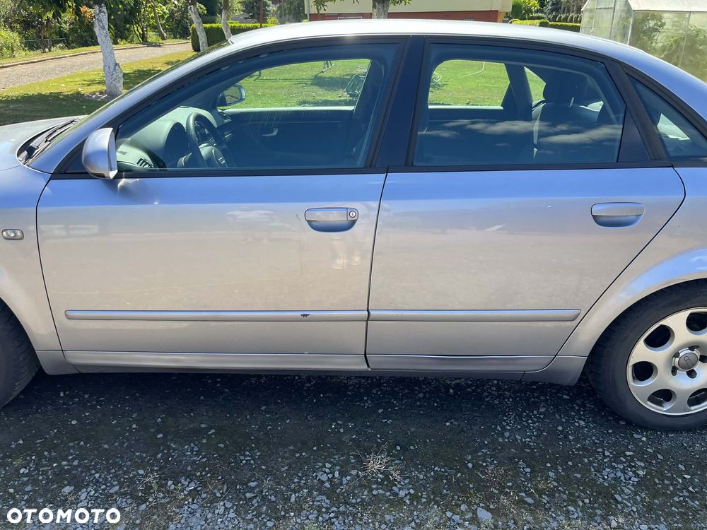 Audi A4 Limousine - 9