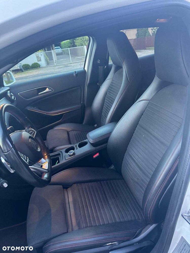 Mercedes-Benz GLA - 4