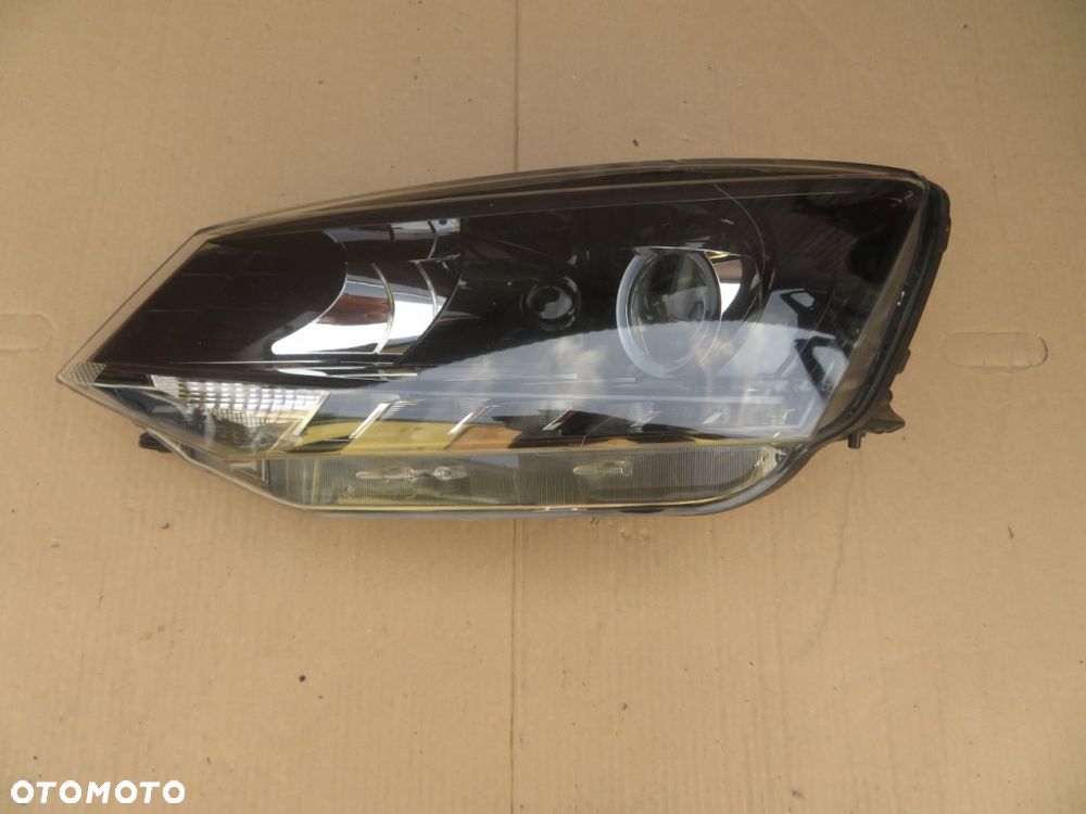 REFLEKTOR LEWY SKODA FABIA III 6V1 SOCZEWKA LED 14-18R 6V1941015B DEMONTAŻ KRAKÓW - 9