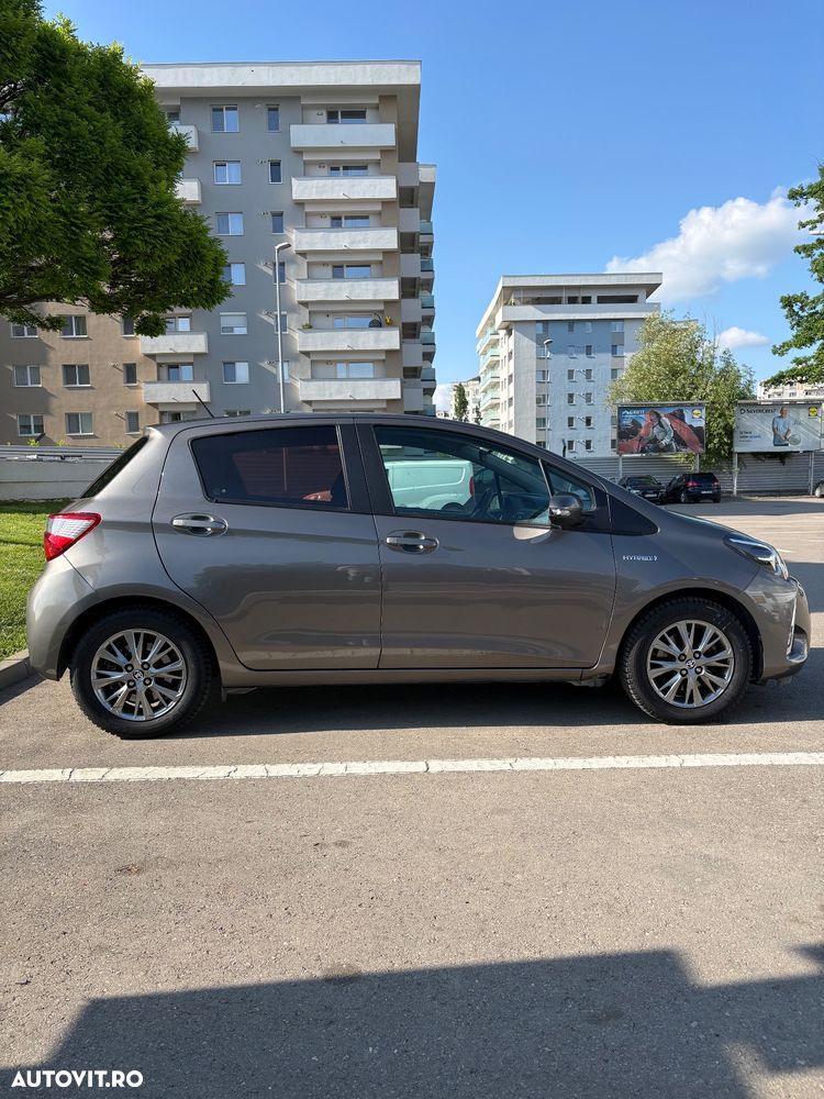 Toyota Yaris 1.5 VVT-i HSD Active - 6