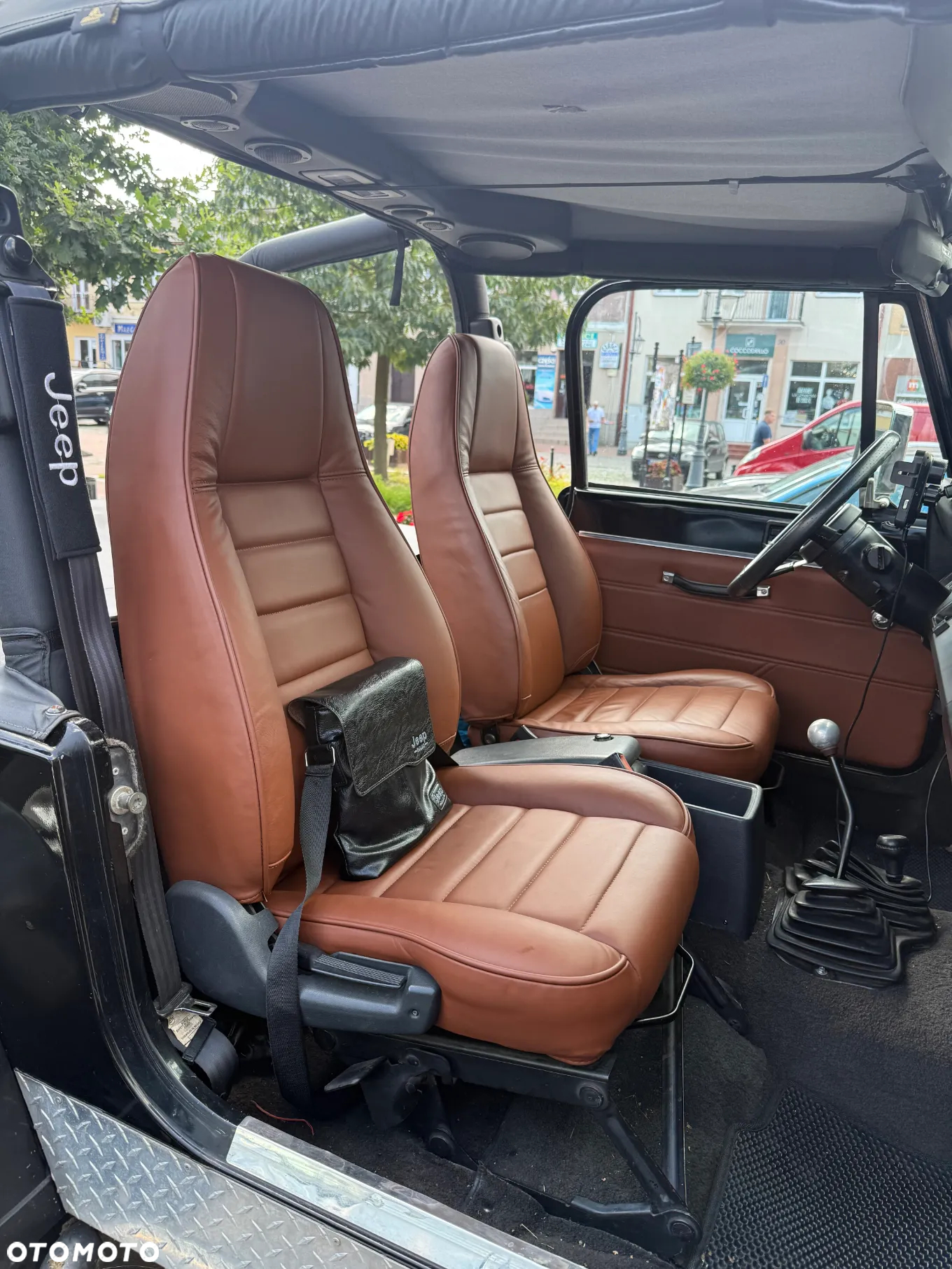 Jeep Wrangler 2.5L - 7