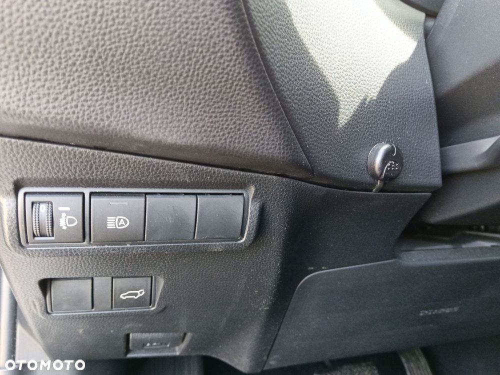 Toyota Corolla Cross - 18
