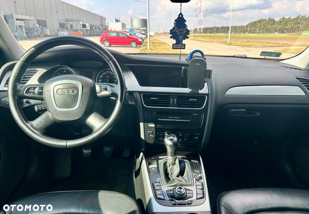 Audi A4 Limousine - 10