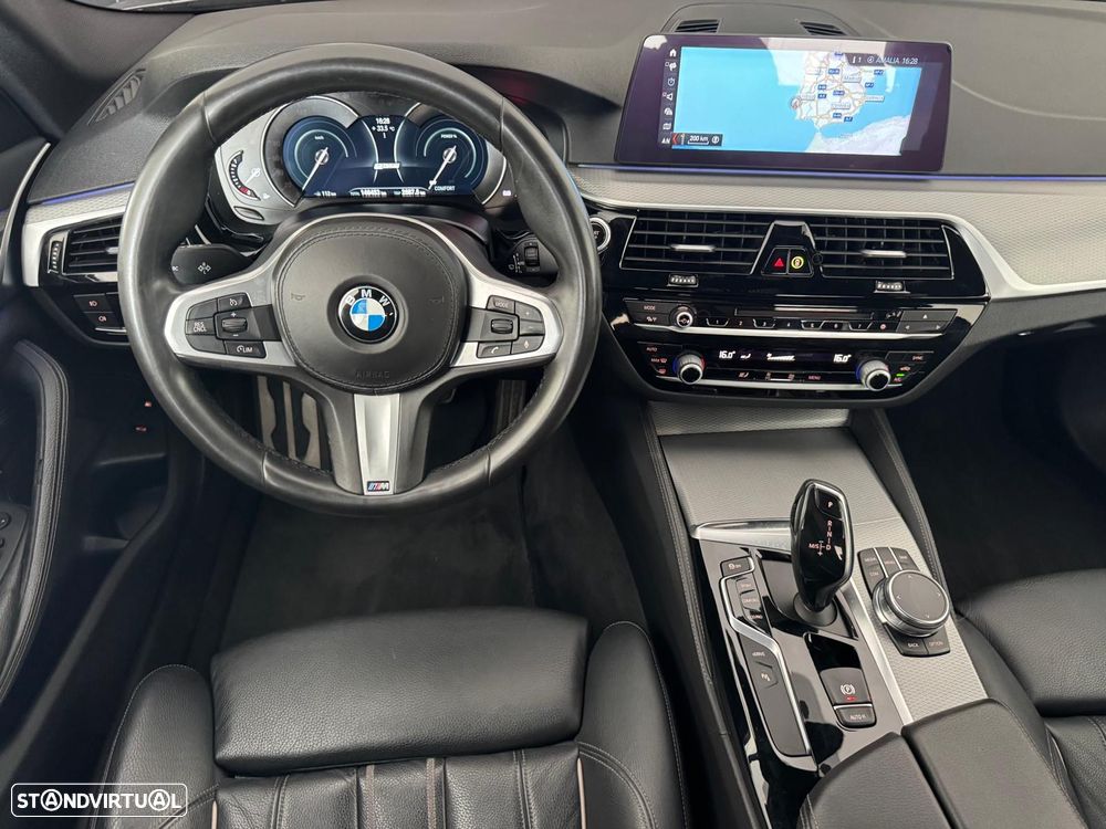 BMW 530 e iPerformance Line Luxury - 28