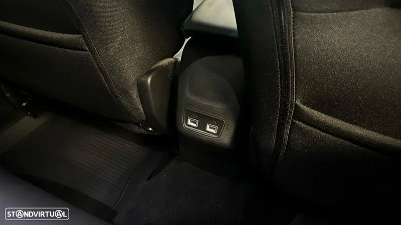 Peugeot e-2008 50 kWh Allure - 36