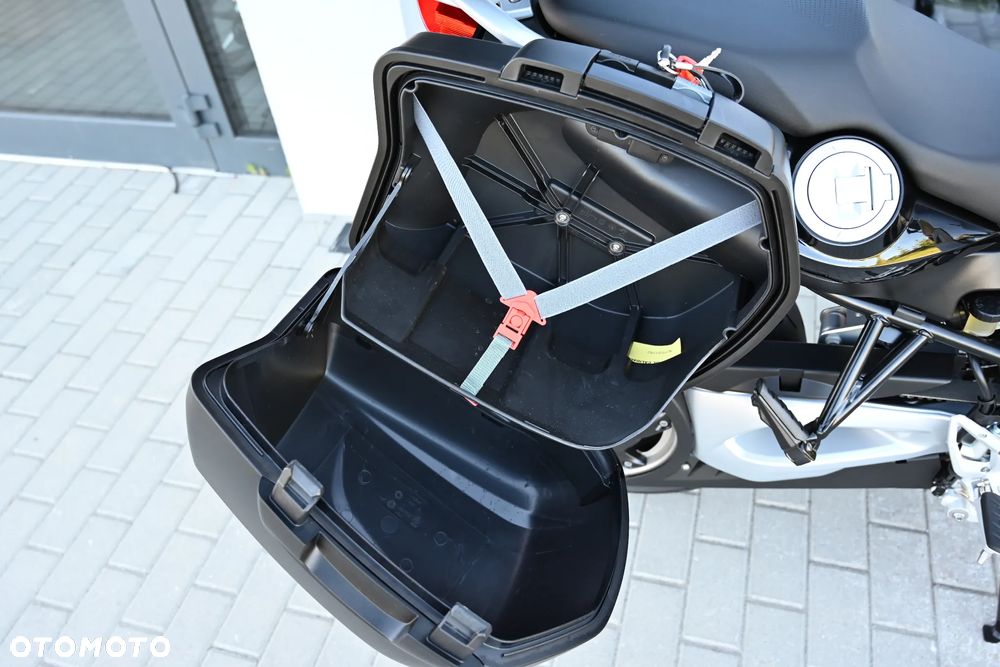 BMW F - 26