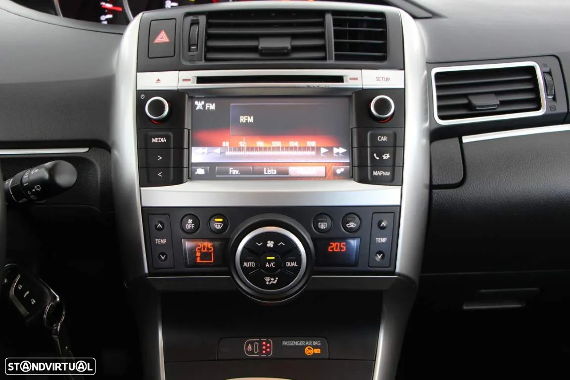 Toyota Verso 1.6 D-4D Exclusive - 4
