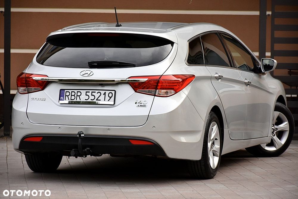 Hyundai i40 i40cw 1.7 CRDi Automatik Fifa World Cup Edition Silver - 4