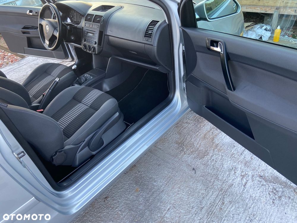 Volkswagen Polo 1.2 Tour Edition - 18