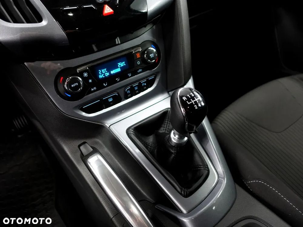 Ford Focus 1.6 EcoBoost Titanium - 21