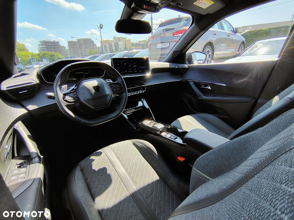 Peugeot 2008 - 8