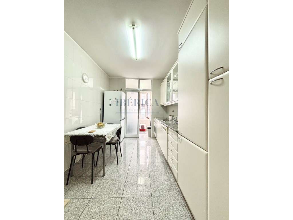 Apartamento T3 Oliveira do Douro - Grande imagem: 3/23