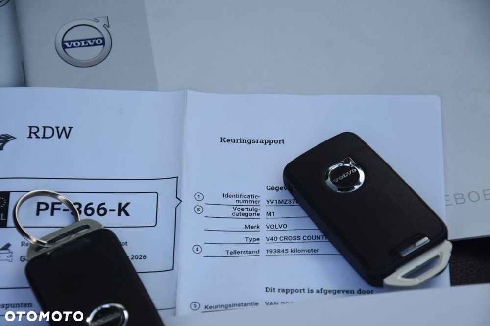 Volvo V40 Cross Country T3 Drive-E Summum - 28