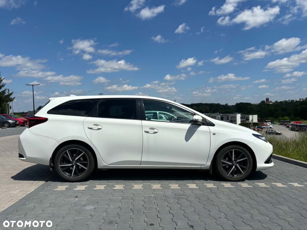 Toyota Auris 1.33 VVT-i Active - 4