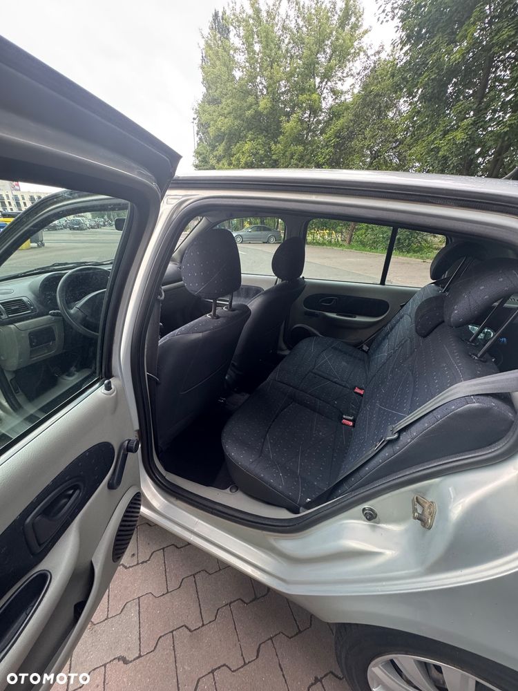 Renault Clio 1.2 16V Alize - 12