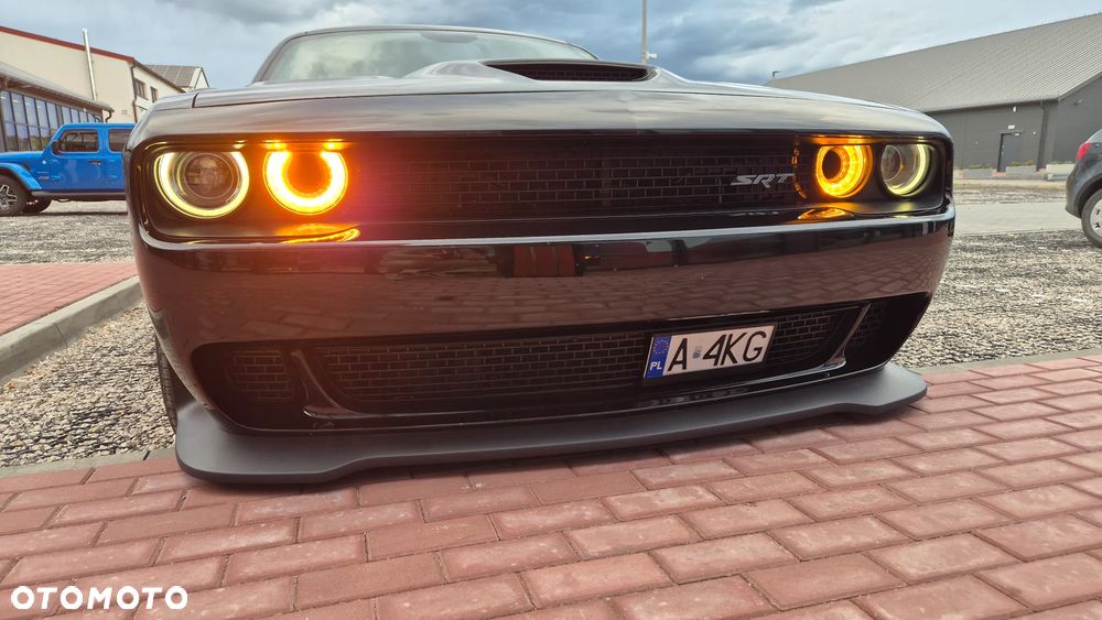 Dodge Challenger - 25