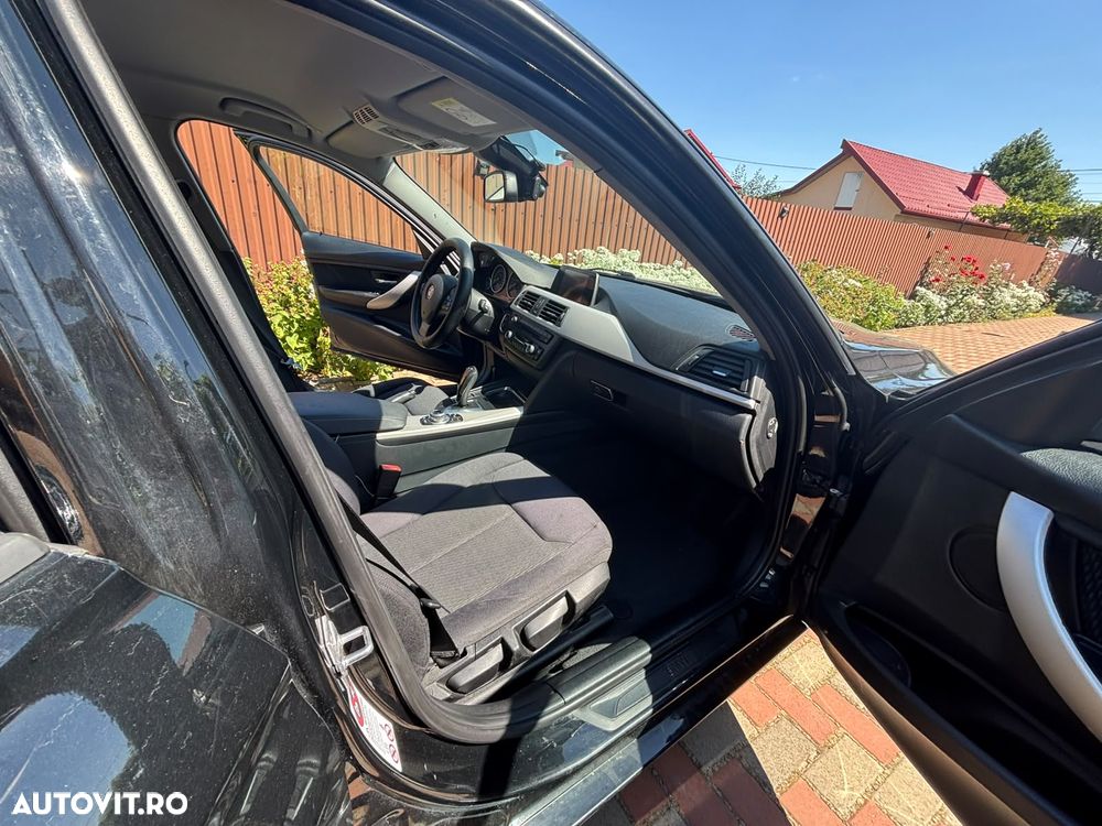 BMW Seria 3 320d Aut. - 28