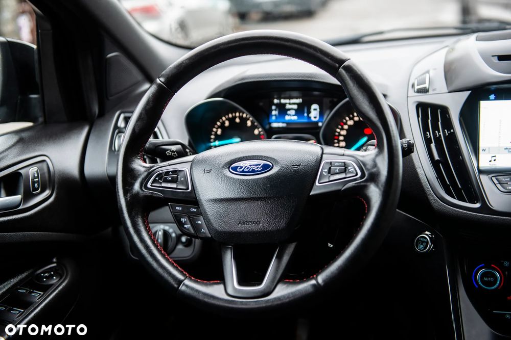 Ford Kuga 1.5 EcoBoost 2x4 ST-Line - 32