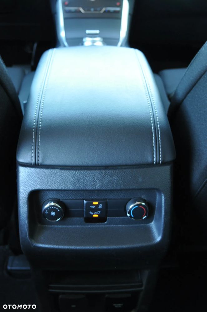 Ford S-Max 2.0 EcoBlue Titanium - 23