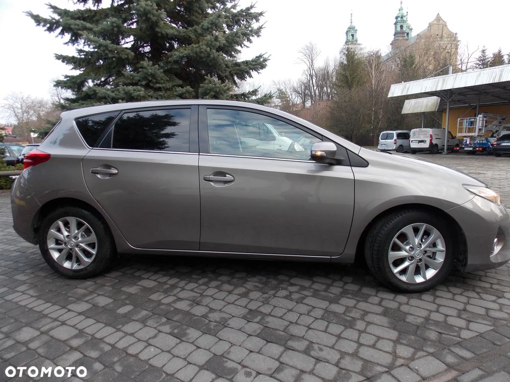 Toyota Auris 1.4 D-4D Edition - 10